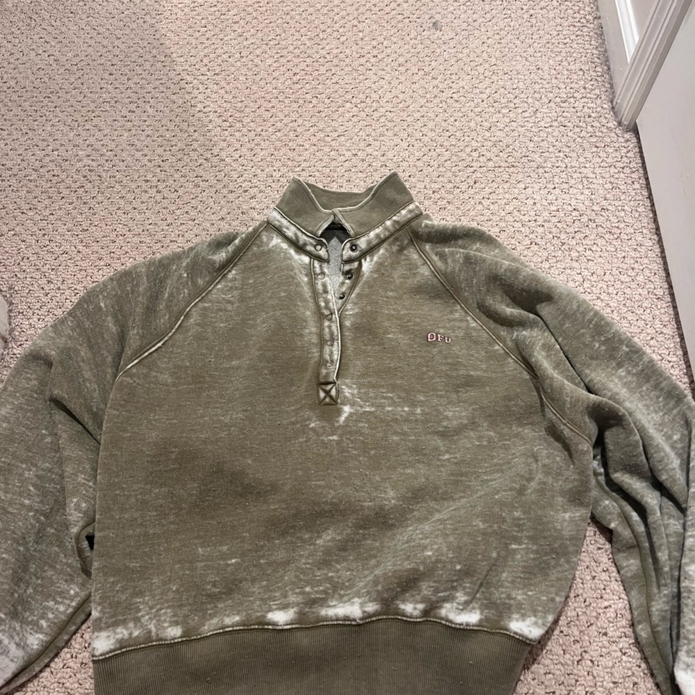 urban outfitters crewneck